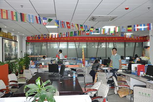 夏季時(shí)尚之選 廣州白云區(qū)大型制衣廠推出寬松蝙蝠袖A字套裙與鞋帽系列