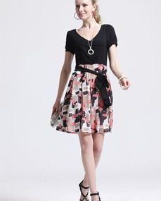 依佳人服飾產(chǎn)品 品質(zhì)與設(shè)計(jì)并重的時(shí)尚之選